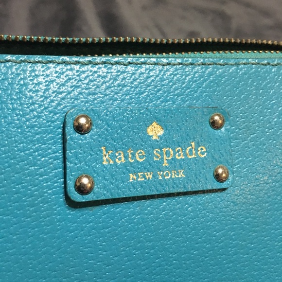 kate spade Handbags - Kate Spade CrossBody purse